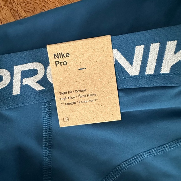 NIKE WOMEN SHORT /BIKER SHORT, NEW WITH TAG ! - Picture 5 of 7